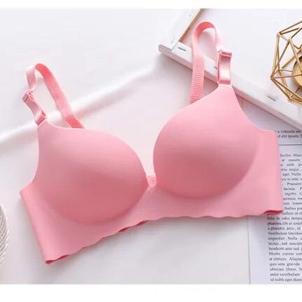 Lift-up bra for a natural shape in complete discretion